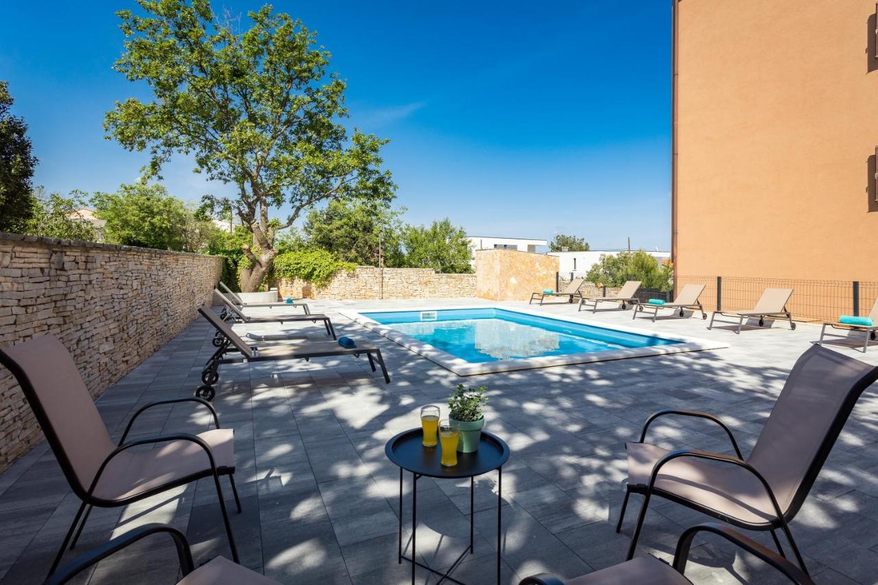 Apartments Cesare With Shared Pool Ližnjan Kültér fotó