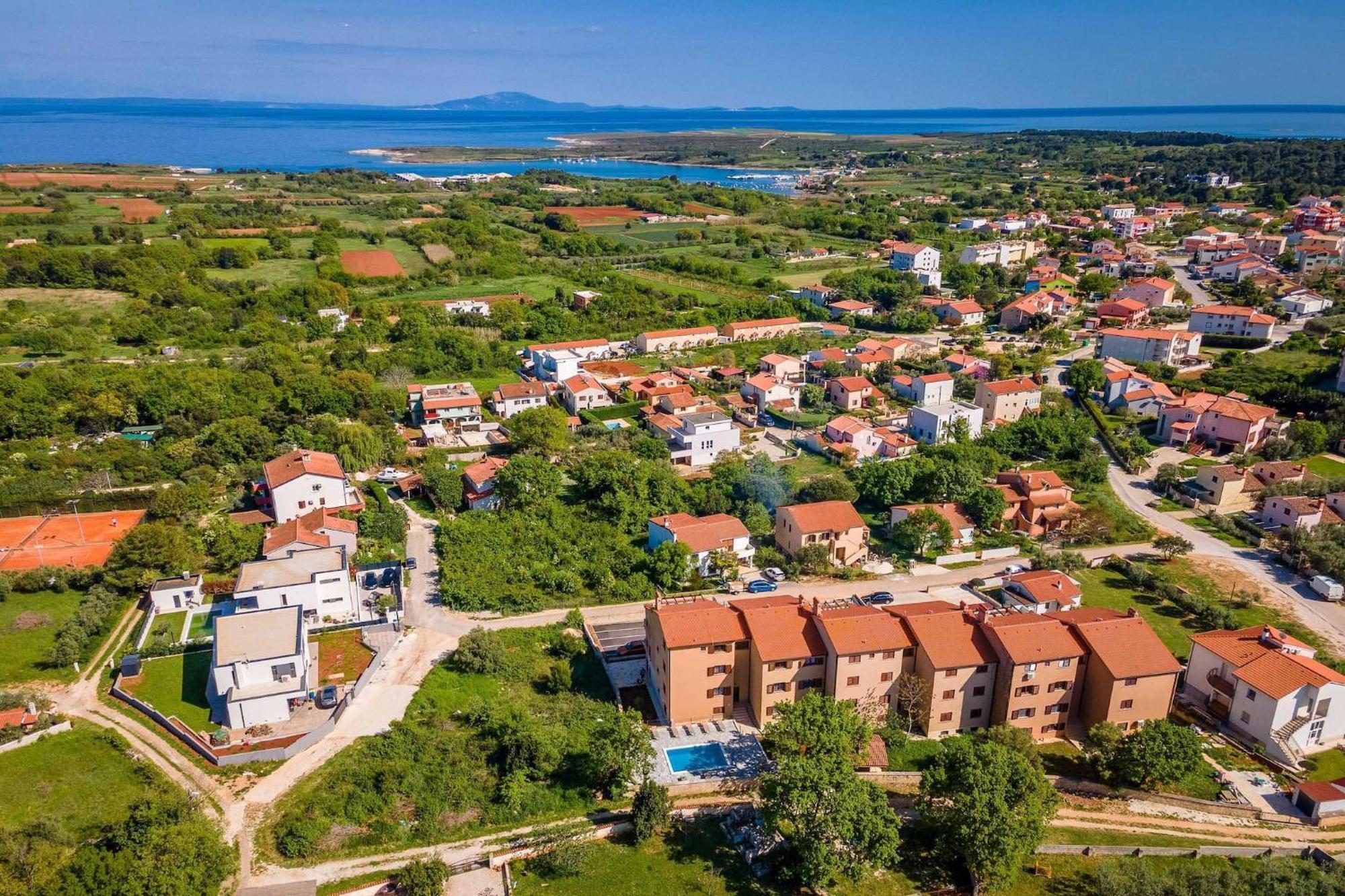 Apartments Cesare With Shared Pool Ližnjan Kültér fotó
